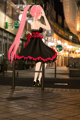 歌の仕事を終えタクシーを待つルカさん