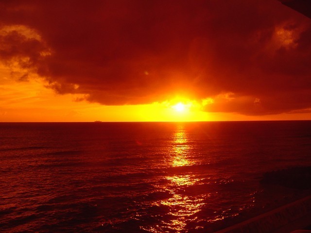 海辺の夕日