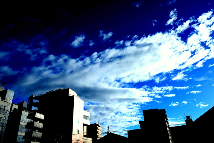 都心の空