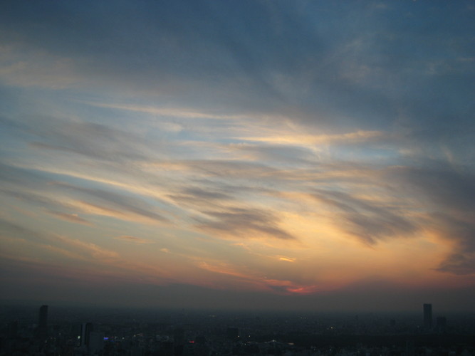 都会の空