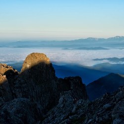 雲海に見える白山の景色