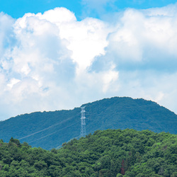 夏の山と雲②